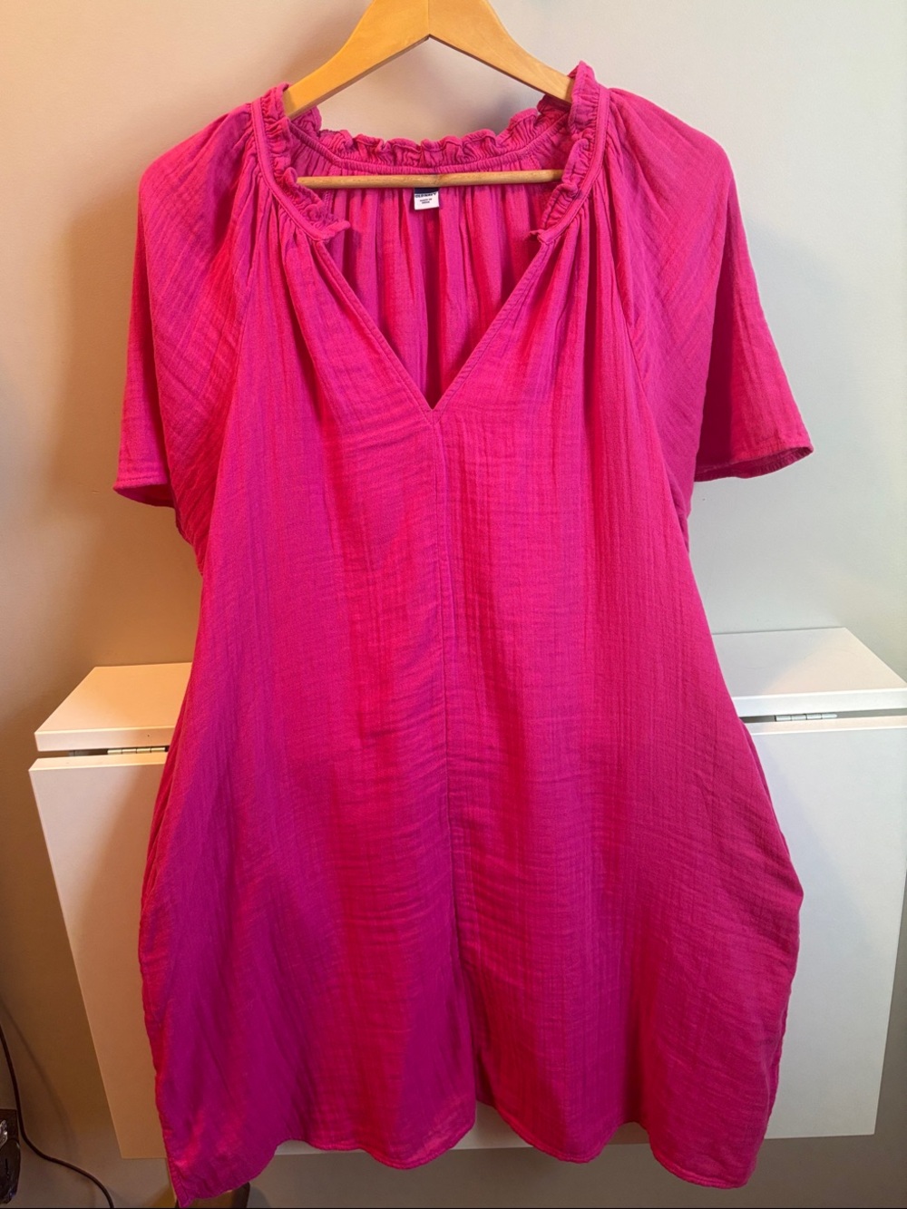Old Navy Women’s Pink V-Neck Short Sleeve dress